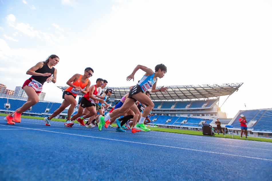 国家奥体中心5000米精英达标赛的参赛选手在比赛中。国家奥体中心供图